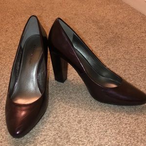 BANDOLINO Purple Heels